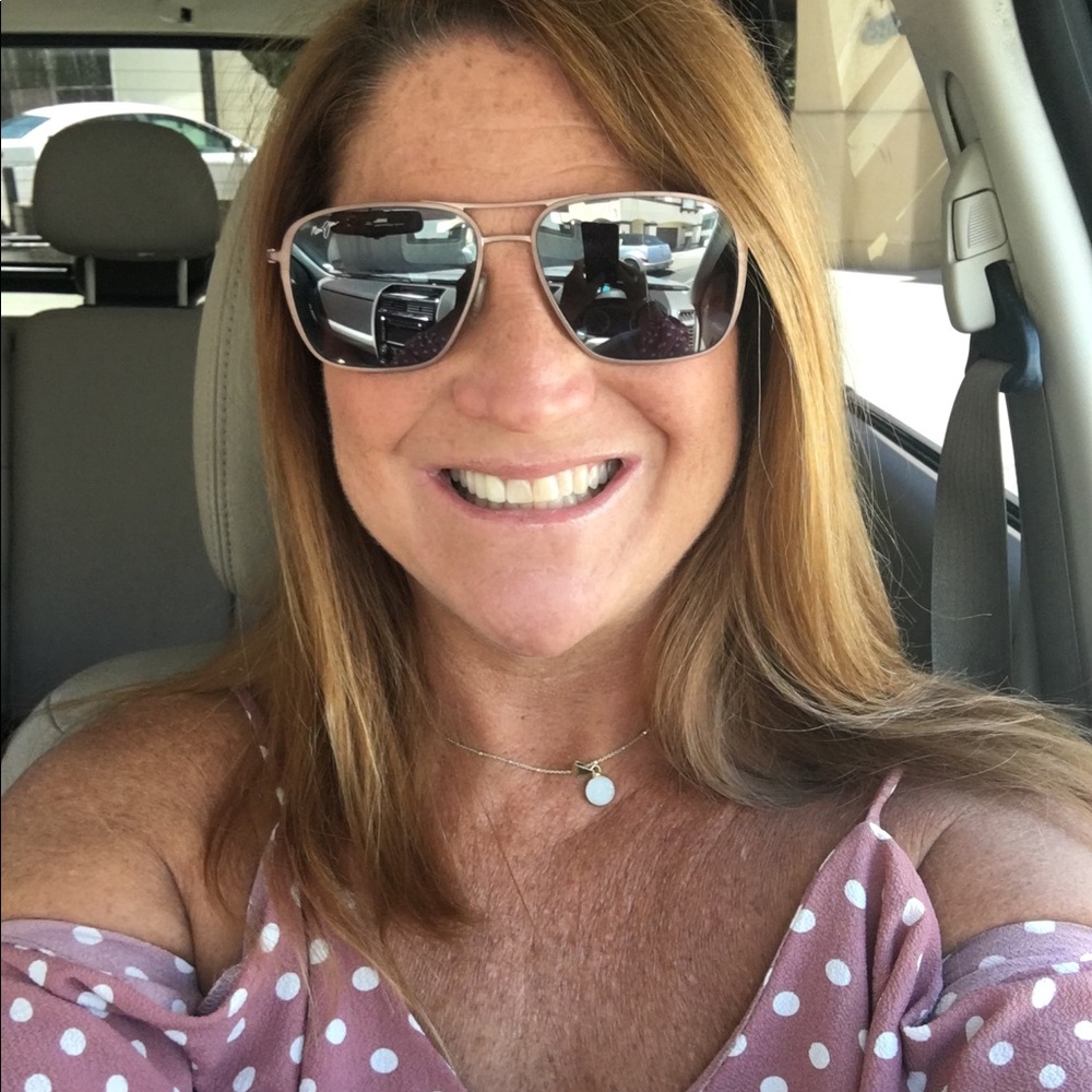 🌼Meet your Posher,⭐️Tori⭐️Posh Ambassador🛍